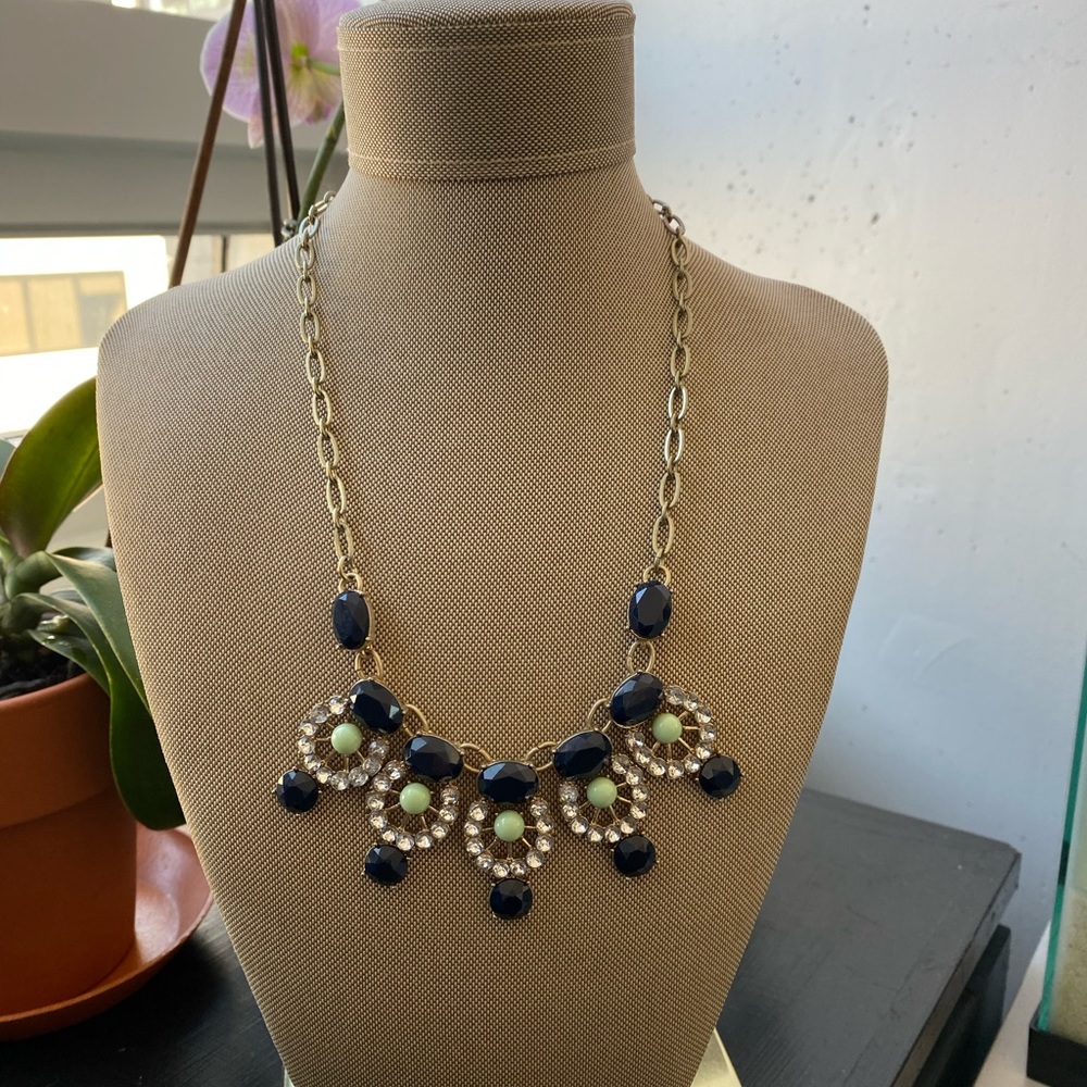 Adjustable length statement necklace